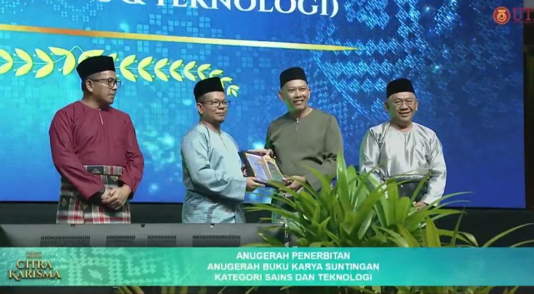 Dr Nik Citra Karisma25 3